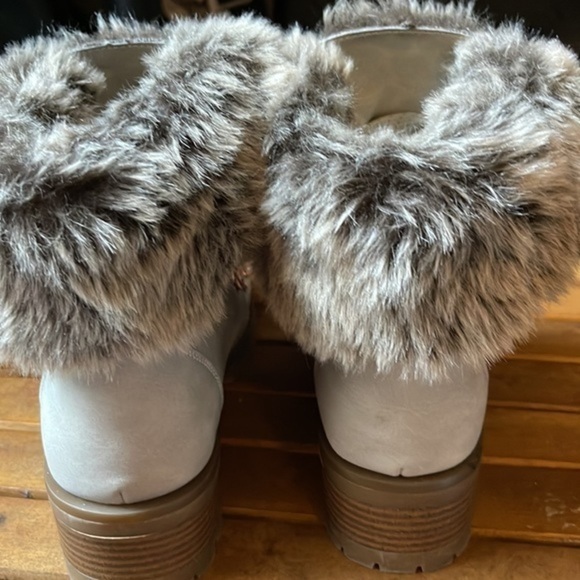 Lugz Women's Adore Fur Lace-Up Boot - Size 10 - EUC/NWOT - Faux Fur - Vegan - Picture 9 of 9